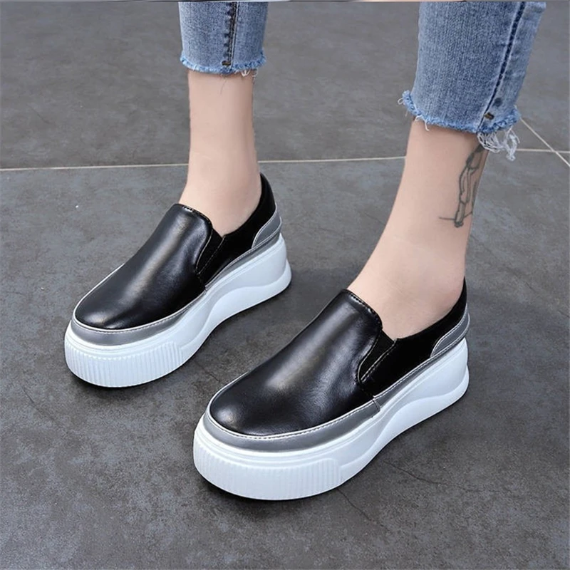 

Кроссовки женские на платформе, лоферы, кожаные, на массивной подошве, модная повседневная обувь, черные белые