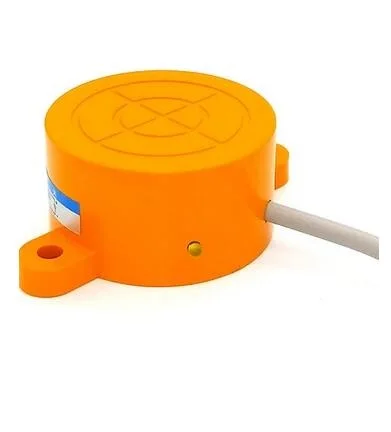 Бесконтактный выключатель индуктивность типа SK 3015A три провода DC NPN нормально