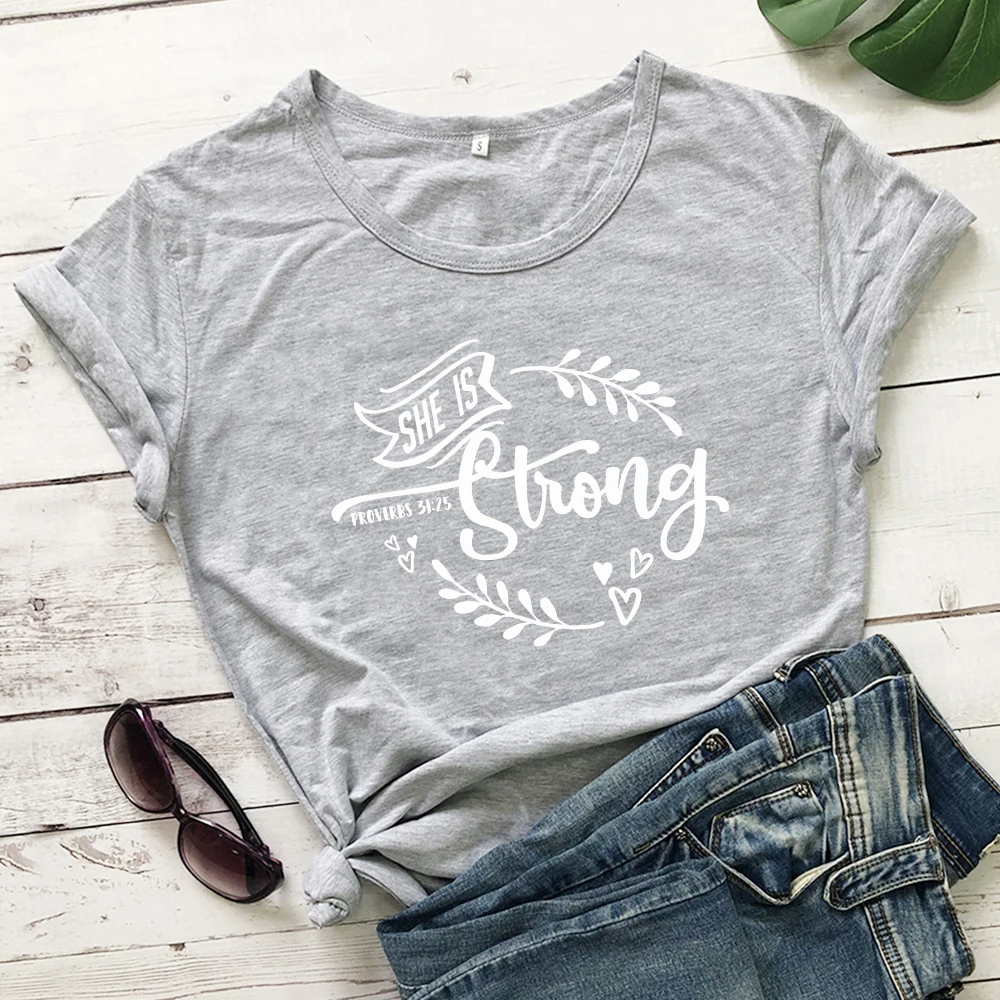 gray-white text She Is Strong пословицы 31: 25 футболки женские Необычные графические вдохновляющие Христианские Футболки женские модные церковные Библейские стихи футболки - Цвет: gray-white text