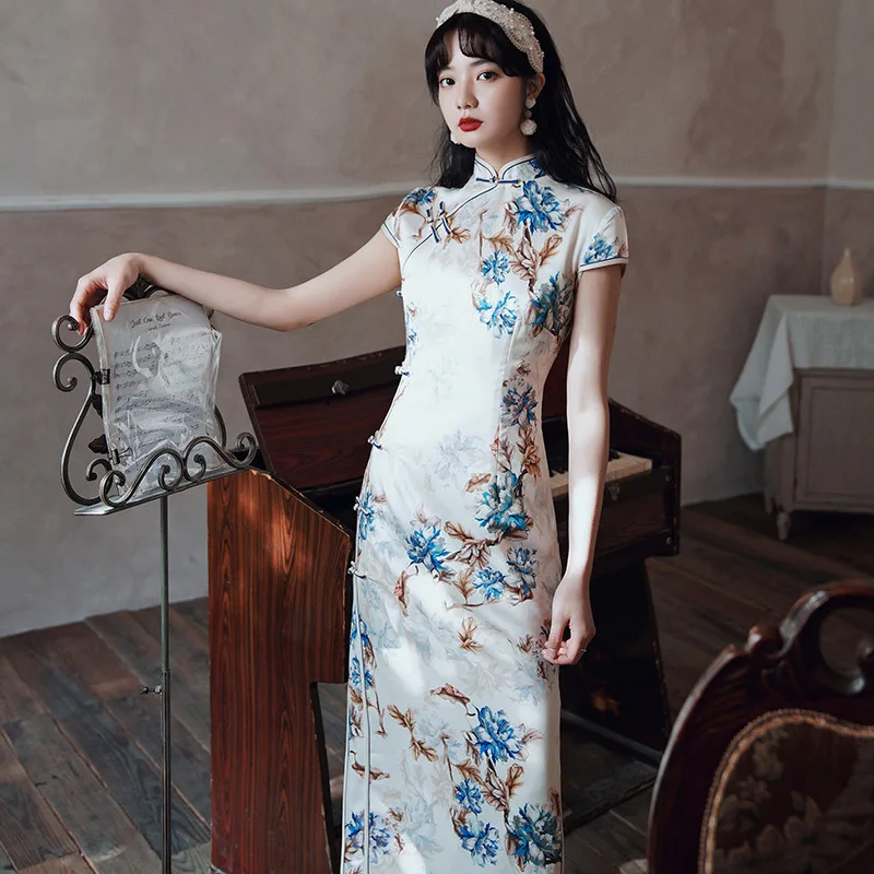 

2020 New Silk Cheongsam Dress Chinese Traditional Flower Painting Qipao Novelty Tight Oriental Formal Dress