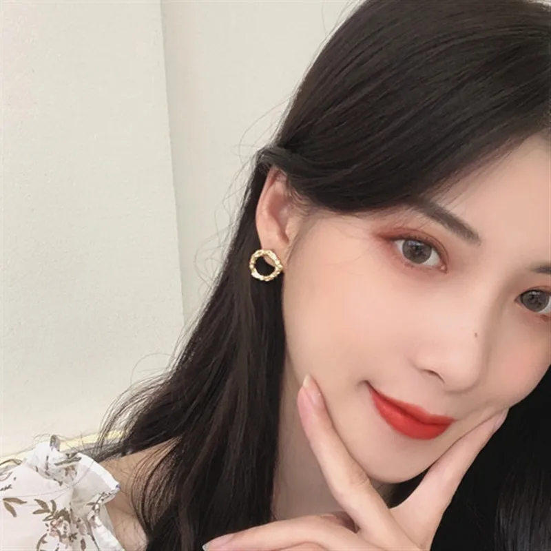 Корейские серьги-гвоздики ins золотистого и серебряного цвета Необычные