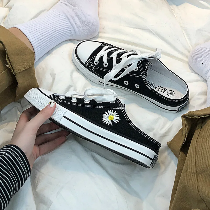 

2020 fashionable men's and women's canvas shoes. Hot fashion shoes