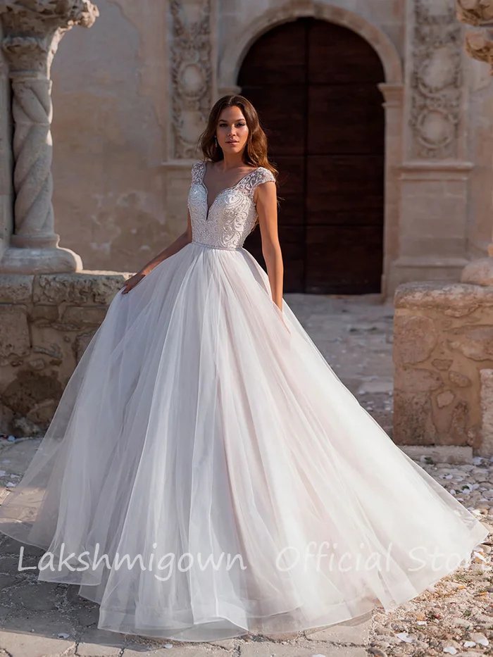 

Luxury Ball Gown Wedding Dress Vestido De Noiva Cap Sleeve v-neck Beading Rhinestiones Tulle Wedding Gowns with Buttons Back