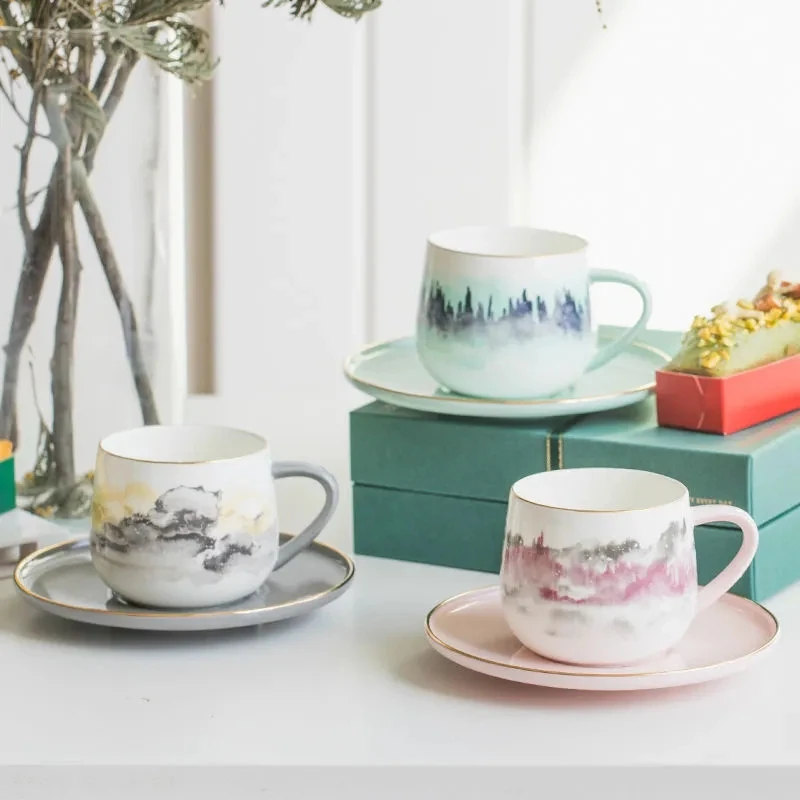 

Pink Creative Porcelain Cup and Saucer Ceramics Simple Tea Sets Modern Design Coffee Cups Elegant European Cafe Decoration