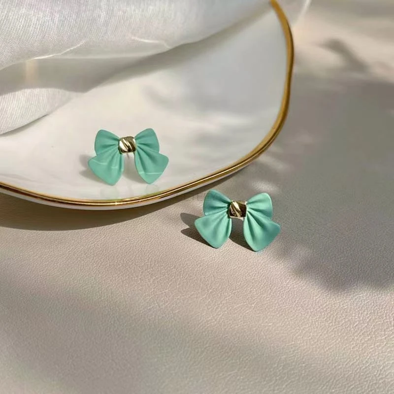 

Liwore Fashion Green Bow Ladies Earrings For Women Exquisite Metal Stud Earrings Brincos2021 Fashion Jewelry