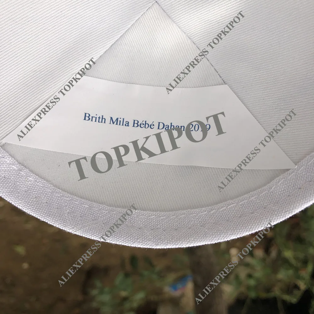 Белые льняные kippahs с темно-синей вышивкой логотипа как дизайн клиента