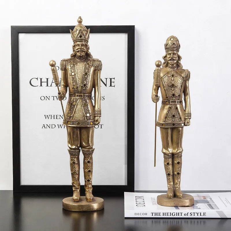 

Nordic Simple Luxurious Plating Golden The Nutcracker Resin Decoration Creative Living Room TV Cabinet Decor Art&Craft X3718