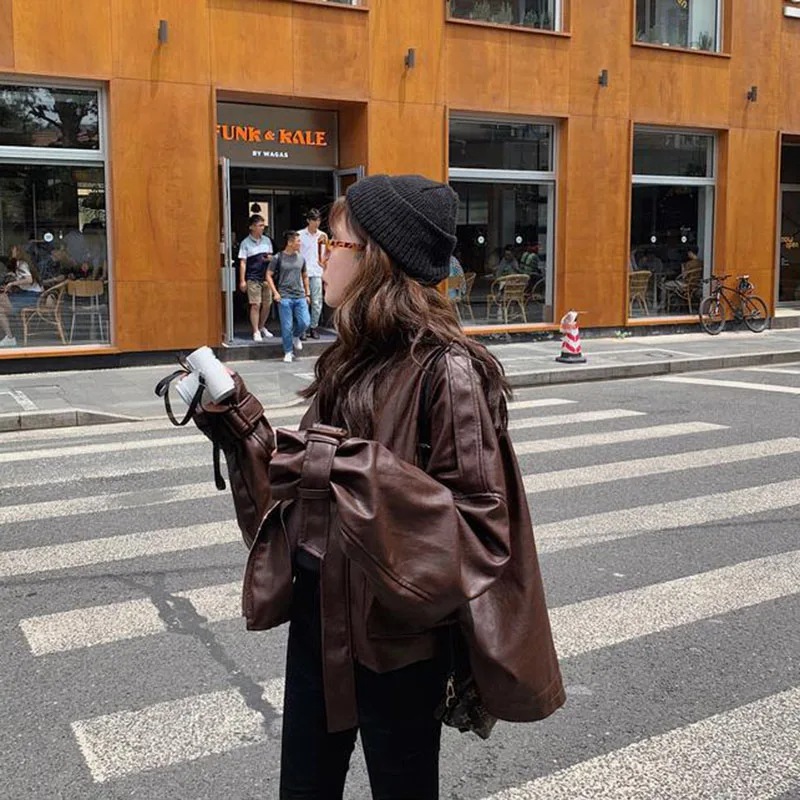 Женская короткая мотоциклетная куртка из ПУ кожи нестандартная кожаная большого