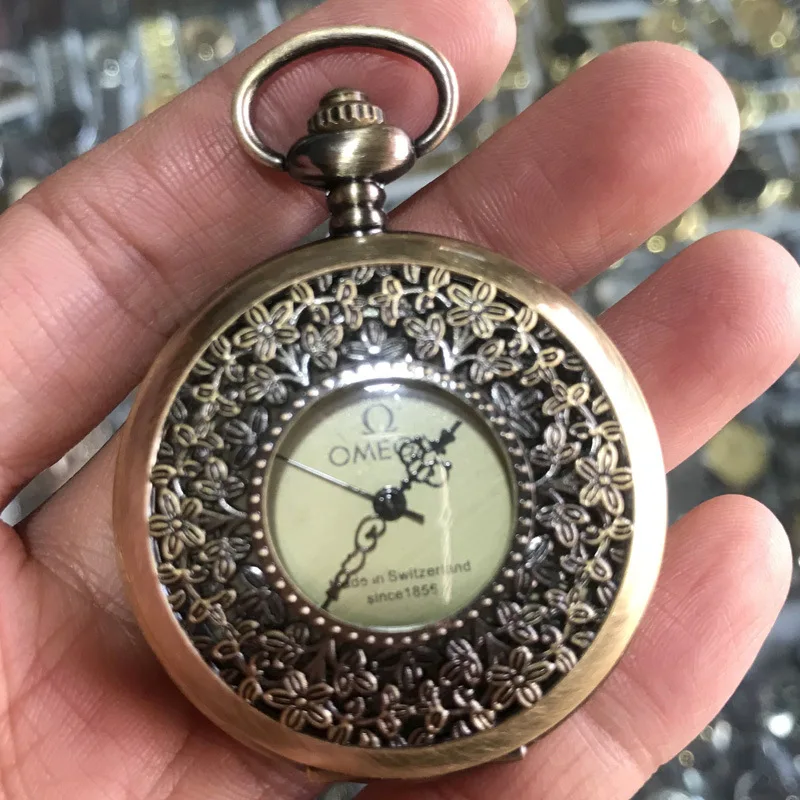 

New Retro Clamshell Pocket Watch Hollow Carved Creative Craft Antique Clock