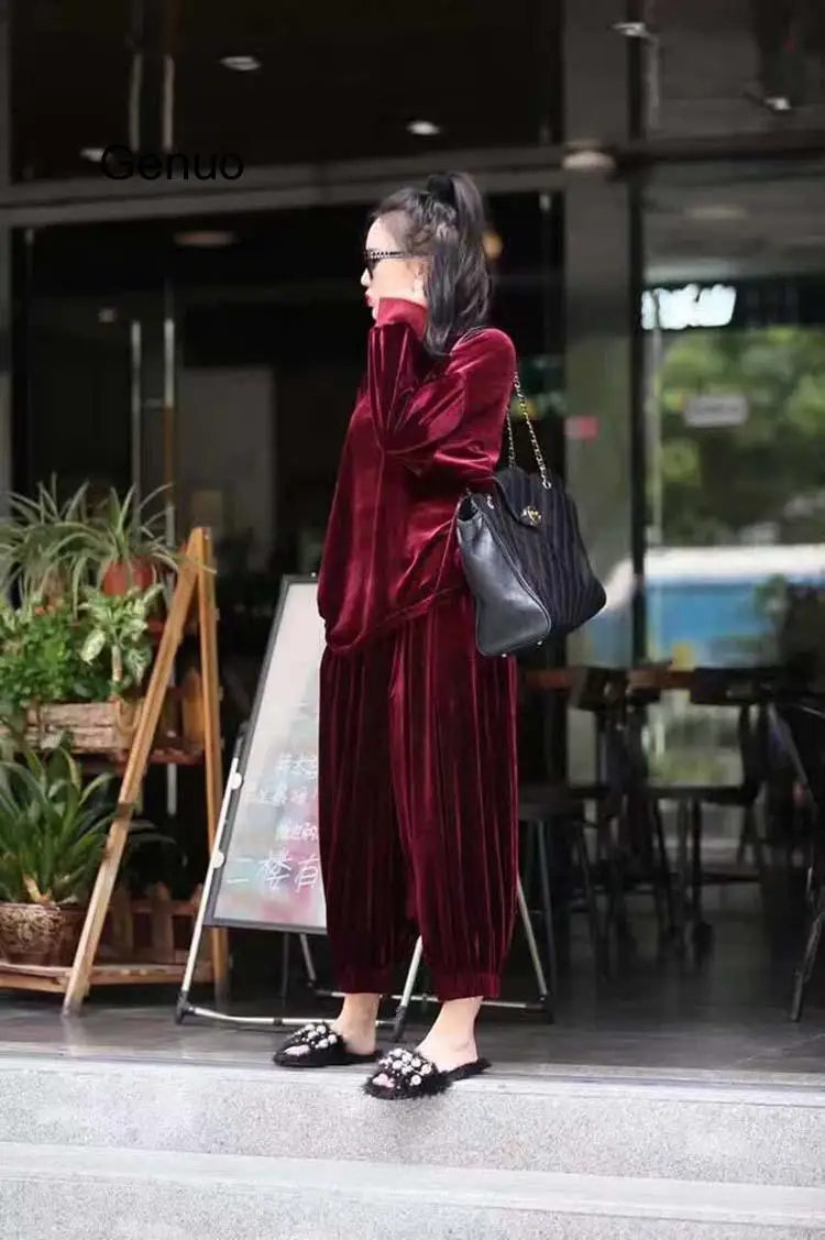 

Women Velvet Two Pieces Set Batwing Sleeve Woman Tops With Wide Leg Pants Two Piece Set Plus Size Womens Warm Sets Clothes 2020