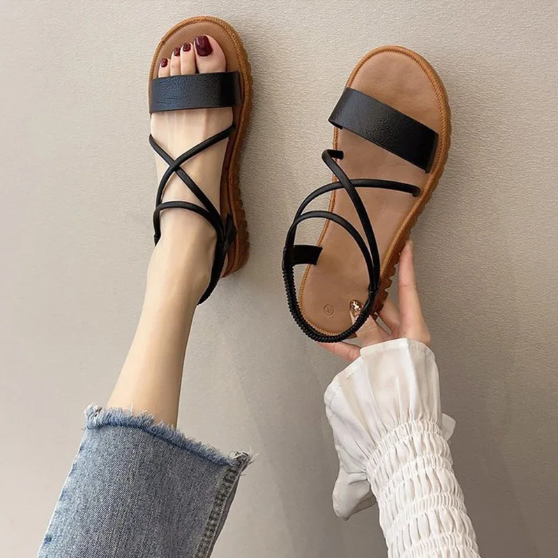 

Women Summer Sandals Female Non Slip Solid Flat Sandal Hook Classic Ladies Casual Rome Slip on Soft Leather Beach Woman Shoes
