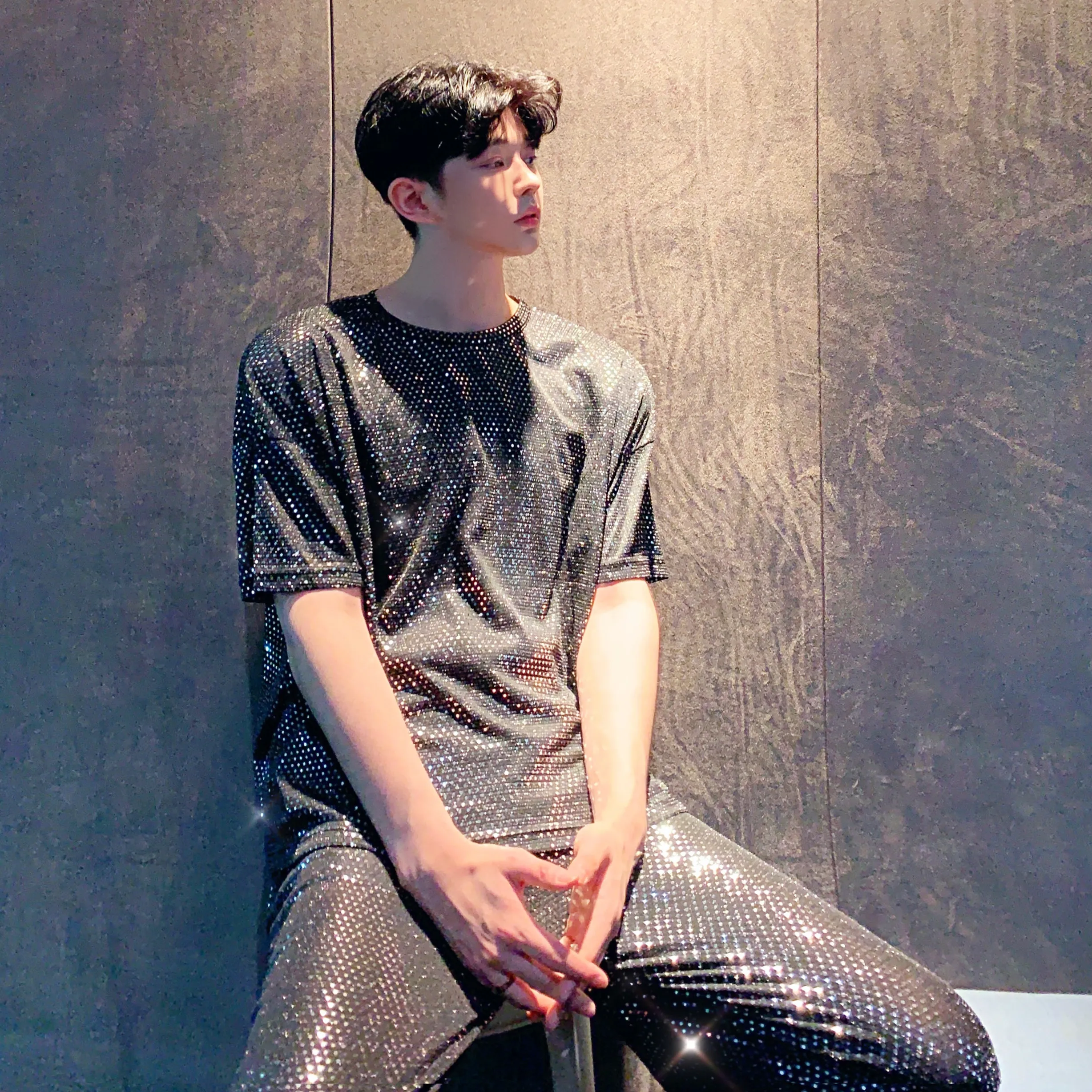 

Suit Dot Polka Short Sleeve Suit Men 2 PCS Sets (T-shirt+pant) Streetwear Fashion Hip Hop Sequins T-shirt Men Custom Made Stage