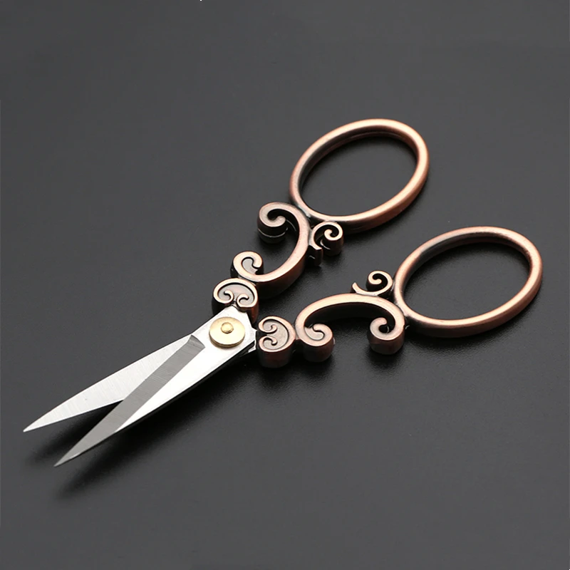 Старинные винтажные ножницы в стиле ретро для ниток вышивки швейные