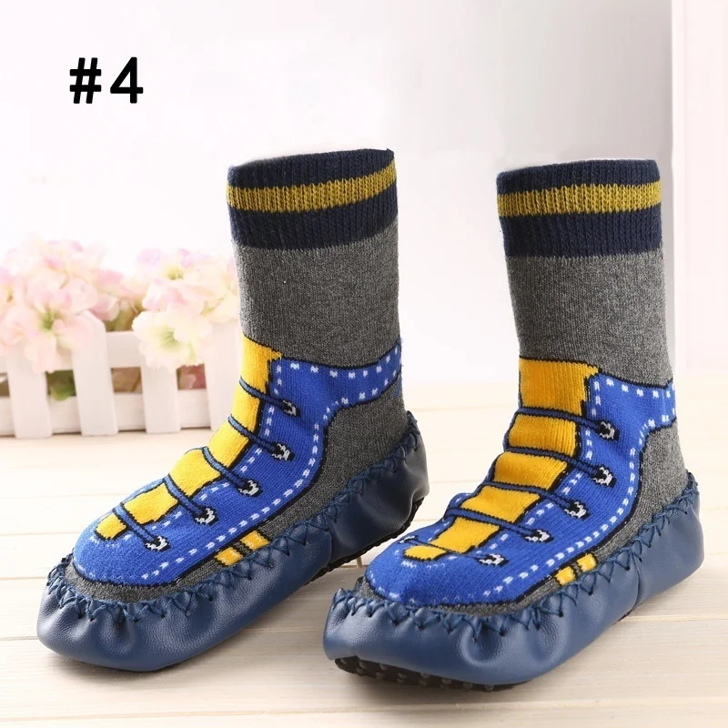 Пара синих подошвы желтовато-коричневый серый и желтый Жираф дизайн