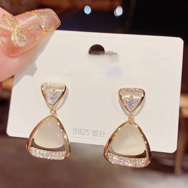

Fashion Pendant Earrings Round Opal Triangle Gold Trend Ladies Jewelry Fashion Simple Elegant Bohemia Gift Earrring jewelry
