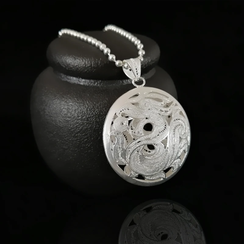 Цепочка с круглым кулоном в виде дракона из серебра 999 пробы | Украшения и