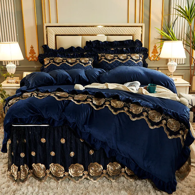

European Quilted Velvet Duvet Cover Set Double Bed King Size Embroidery Lace Luxury Quilt Cover Solid Color 2 Pillowcases Soft