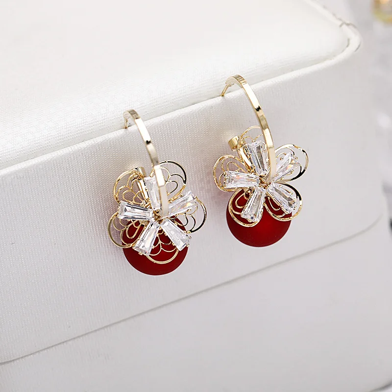 

Fashion Bridal Earrings 2021 New Arrival Red Pearl Flower Dangler Brand Design Temperament Elegant Stud Earring