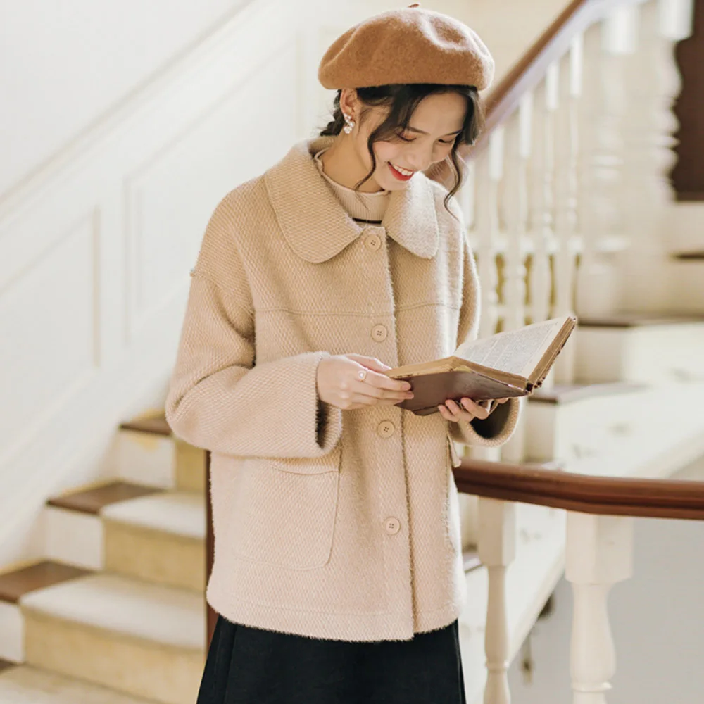 Простая однобортная куртка неэластичная с длинным рукавом и воротником