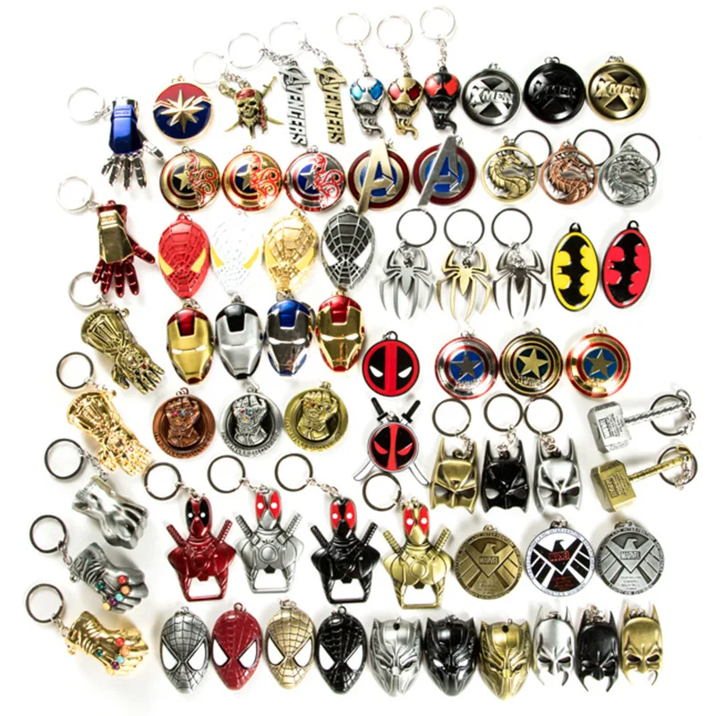 

Disney Marvel Peripheral Metal Car Keychain Avengers Iron Man Spiderman Mask Keychain Bag