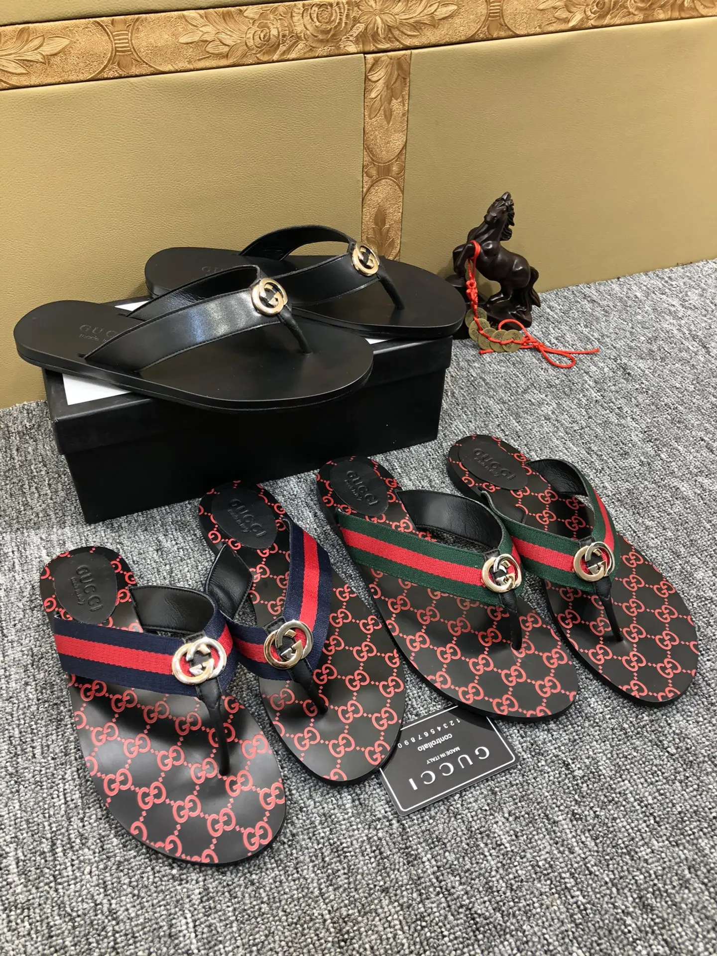 

Personality embroidery Flip flops Fashion slippers. outdoor Couple Beach slippers Mens Womens Non slip Couple Casual slippers