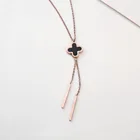 Женское простое дизайнерское ожерелье с четырехлистным клевером, Элегантное Изысканное ожерелье, металлическое ожерелье из титановой стали, цепочка до ключиц
