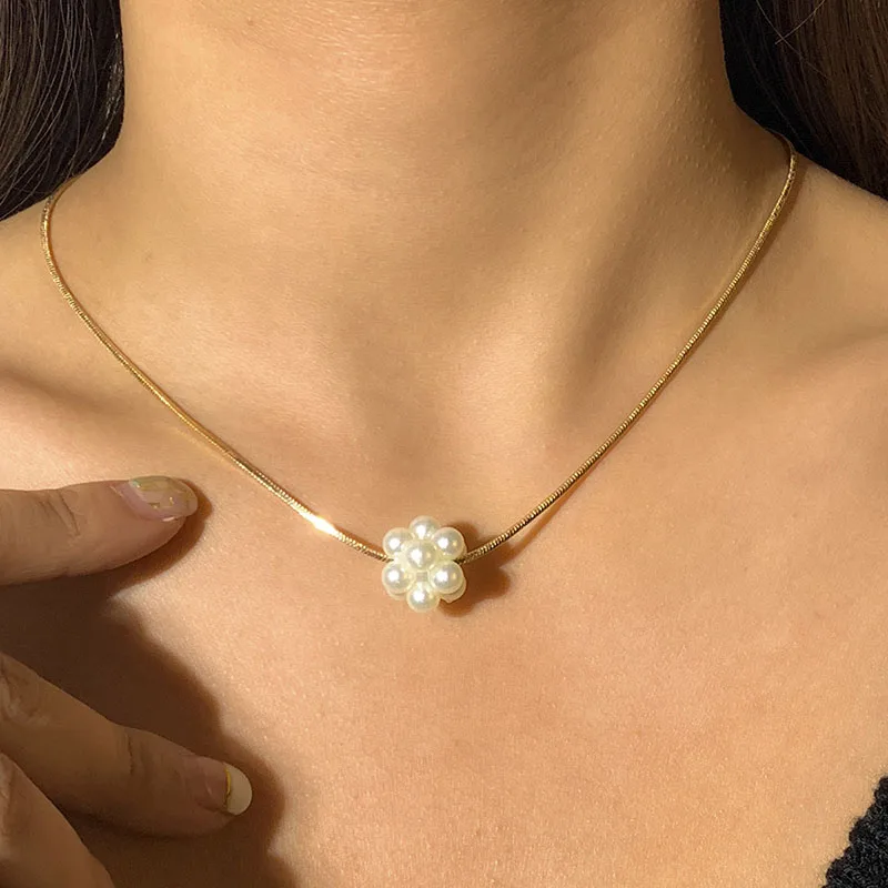 

TARCLIY Summer Trendy Imitation Pearl Flower Ball Pendant Necklace Simple Temperament Snake Bone Clavicle Chain Women Jewelry