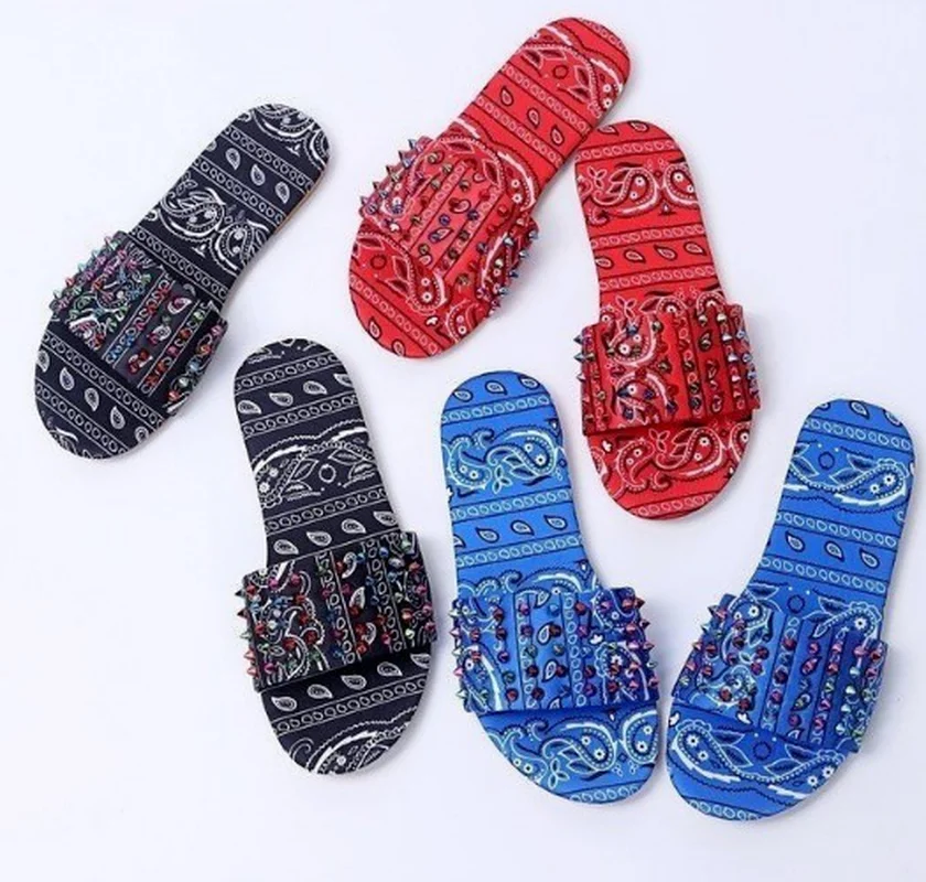 Обувь без застежки Женские пляжные сандалии Кожаные шлепанцы Шлепанцы задника с