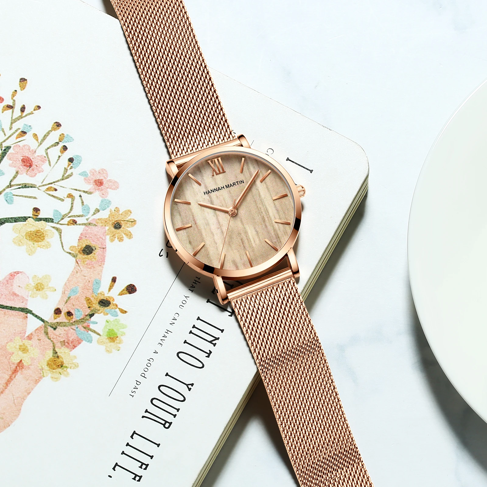 

2021 Women Watch Clock Quartz Wrist Watches Ladies Wood Grain Casual Luxury Designer Womens Fashion Drop Shipping Trending