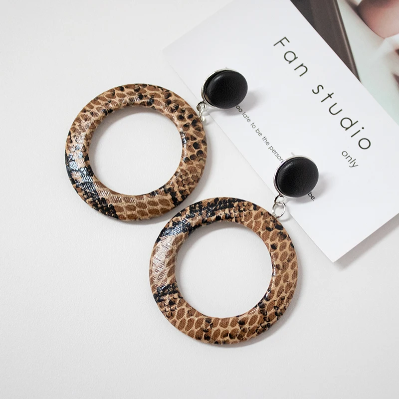 Серьги ювелирные изделия из жемчуга в силе Джокера Геометрический Гипербола