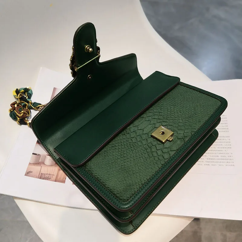 Бархатная рельефная сумка Dionysus Классическая универсальная бархатная на цепочке