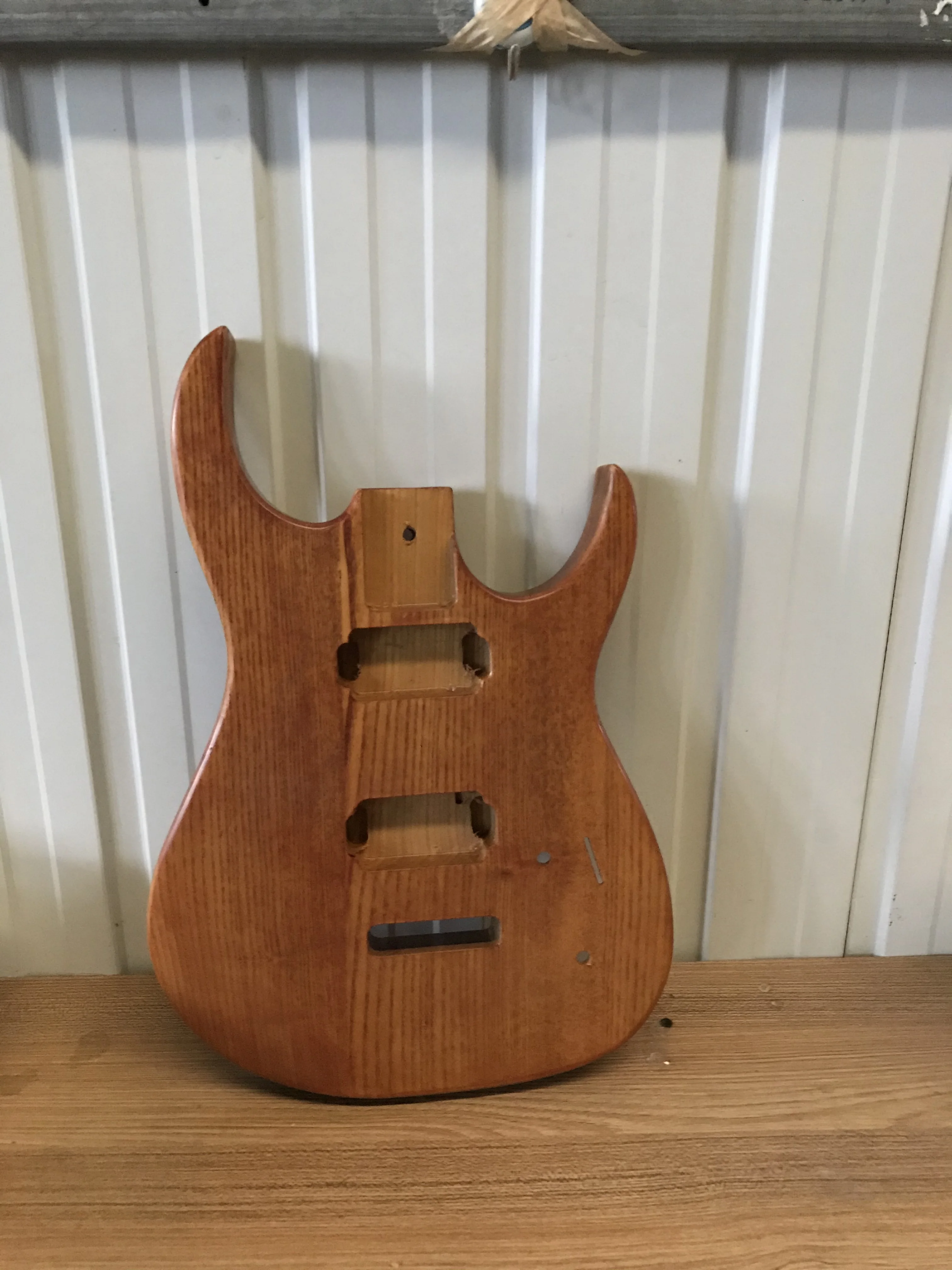 

Unfinished HH Solid Wood Electric Guitar Body Huahao Brand ST Guiatr Barrel Semifinished ST Style Guitar Panel DIY Guitar