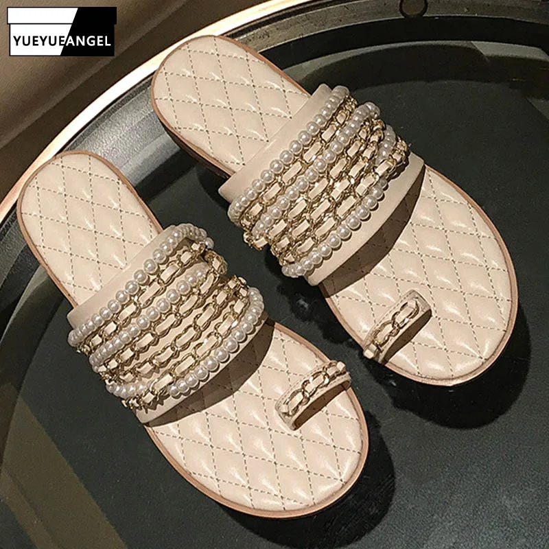 Шлепанцы женские на плоской подошве брендовые мягкие тапки из натуральной кожи с