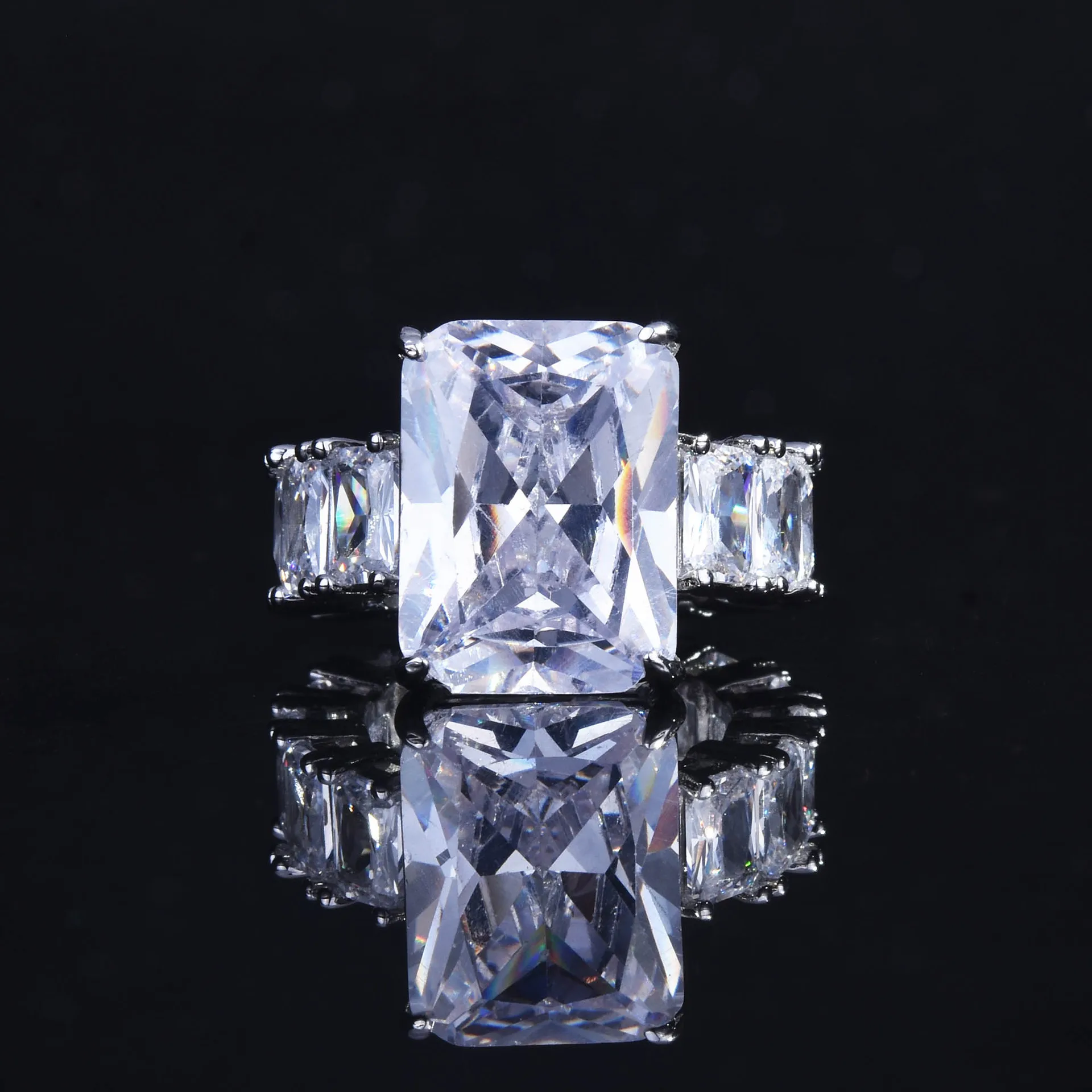 

QTT New Ring White Zircon Stone Inlaid Zircon Finger Rings Vintage Attending Cocktail Wedding Engagement Jewelry