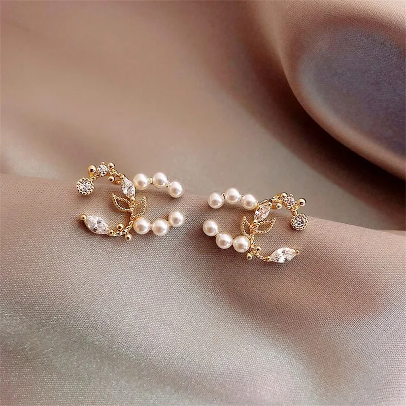 

OTOKY 2021 New Classic Pearl Flower Earrings Women Unique C-shaped Alloy Jewelry Ladies Girls Elegant Sexy Party Accessories