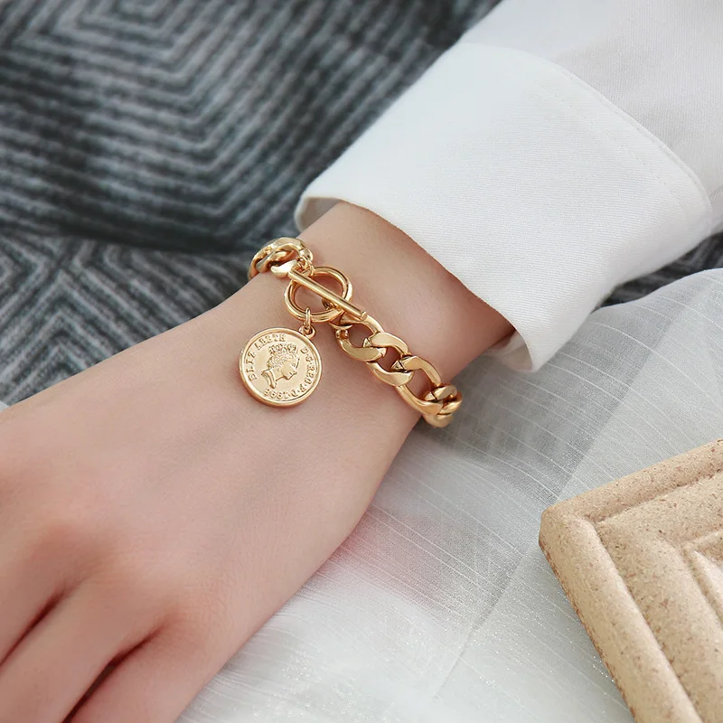 

Women Vintage Elizabeth Coin Charm Chain Bracelets, Anti Allergy Stainless Steel Cuban Curb Link Female Wristband Jewelry