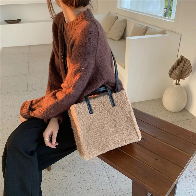 

Fashion Furry Shoulder Bags for Women Vintage Faux Lamb Hair Ladies Tote Handbags Soft Plush Large Capacity Female Messenger Bag