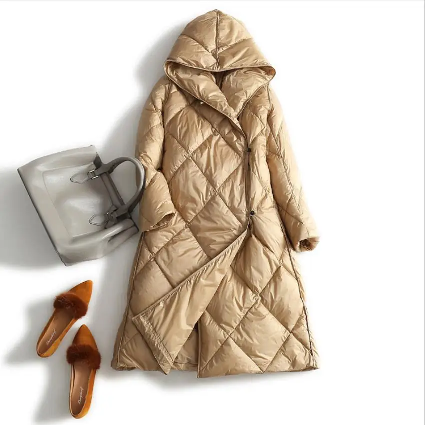 Женское зимнее пальто на гусином пуху длинное цвета хаки с прострочкой в форме
