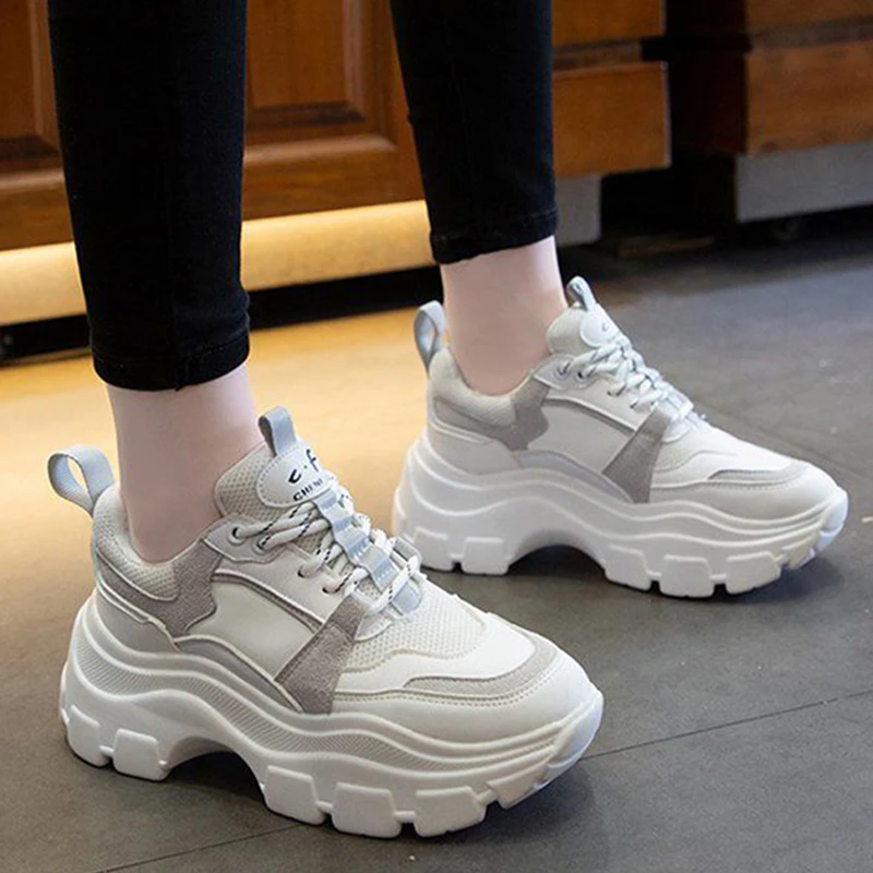 Женские массивные кроссовки на танкетке Вулканизированная толстая подошва