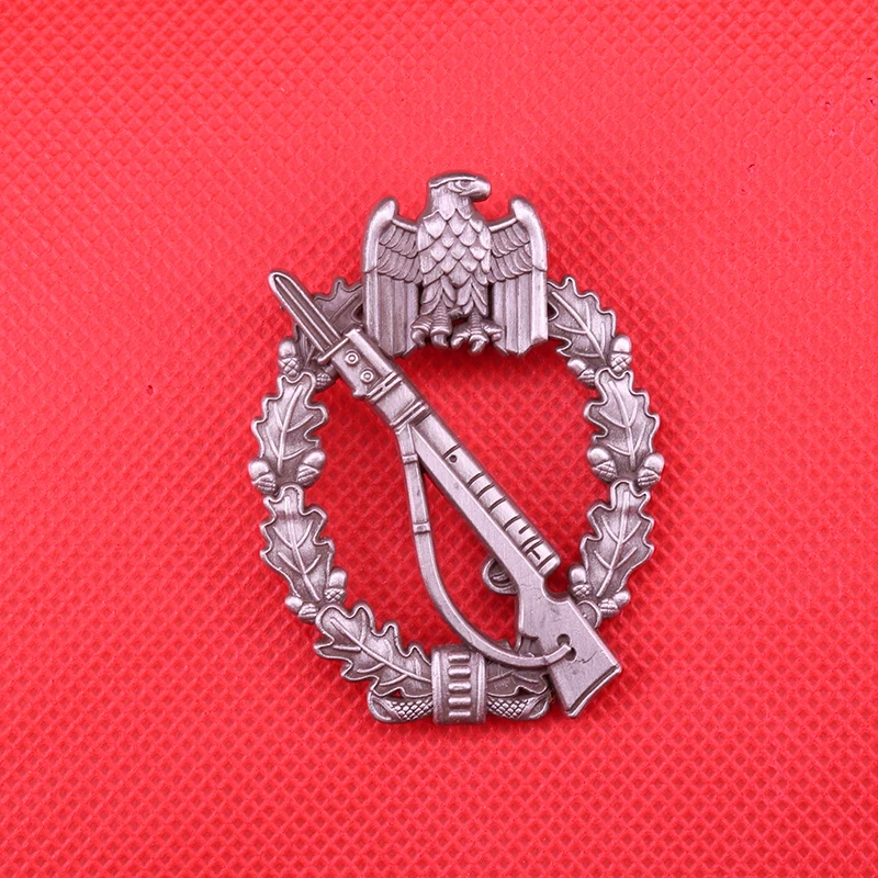 Немецкие значки и медали Второй мировой войны|Броши| |