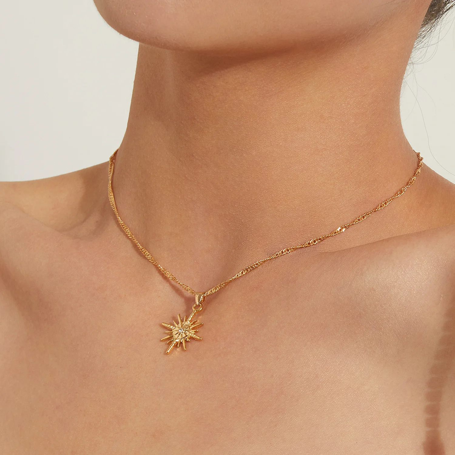 

New Crystal Sun Shape Pendant Necklace for Women Vintage Ladies Star Chain Choker Necklaces Charm Trend Jewelry Collar Gift
