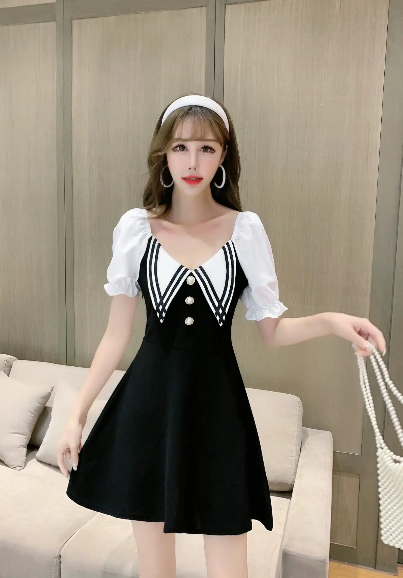 Новинка лета 2020 Женская одежда с пышными рукавами облегающее черное элегантное