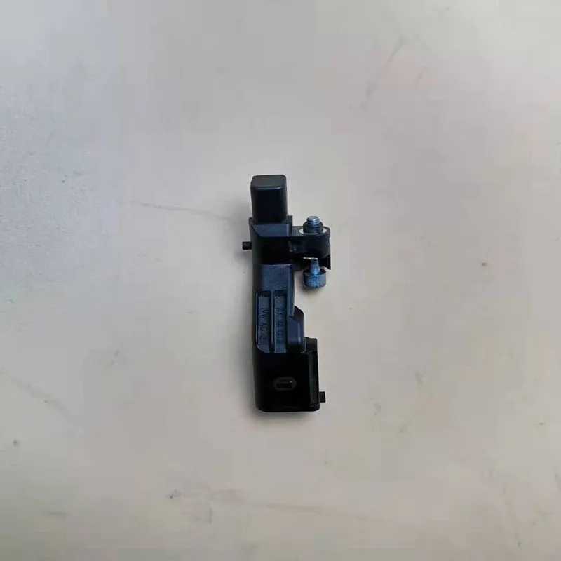 Датчик положения кривошипа 03C906433A для VW EOS BEETLE TIguan AMAROK Jetta Golf Passat Beetle AUDI A6 A4 A3 Q5 TT |
