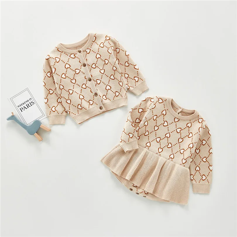 Вязаный комплект детской одежды осенне зимний комбинезон для новорожденных