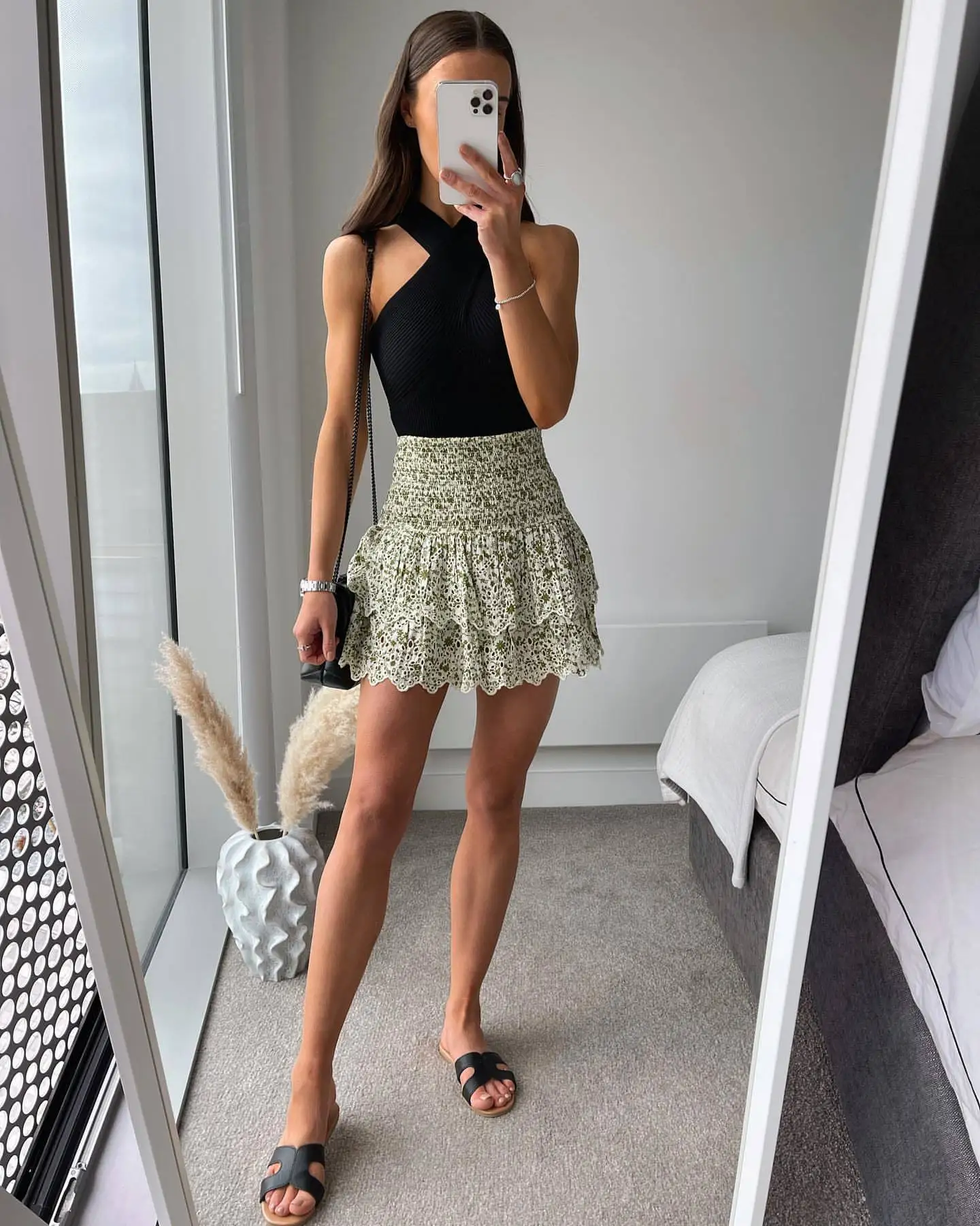 

Spring and autumn 2021 new ladies crossover design pullover strapless solid color base knitted top