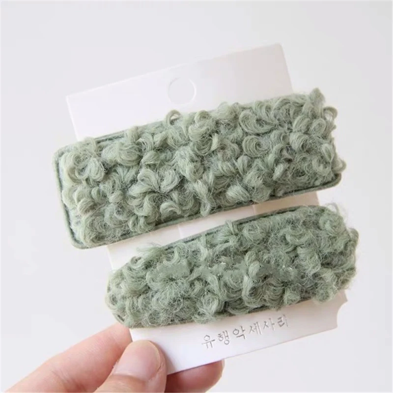 2PCS Green M MISM плюшевые зимние заколки для волос женские капли BB заколки для волос шерстяные заколки для волос для девочек модные заколки для волос с буквенным принтом аксессуары для волос - Цвет: 2PCS Green
