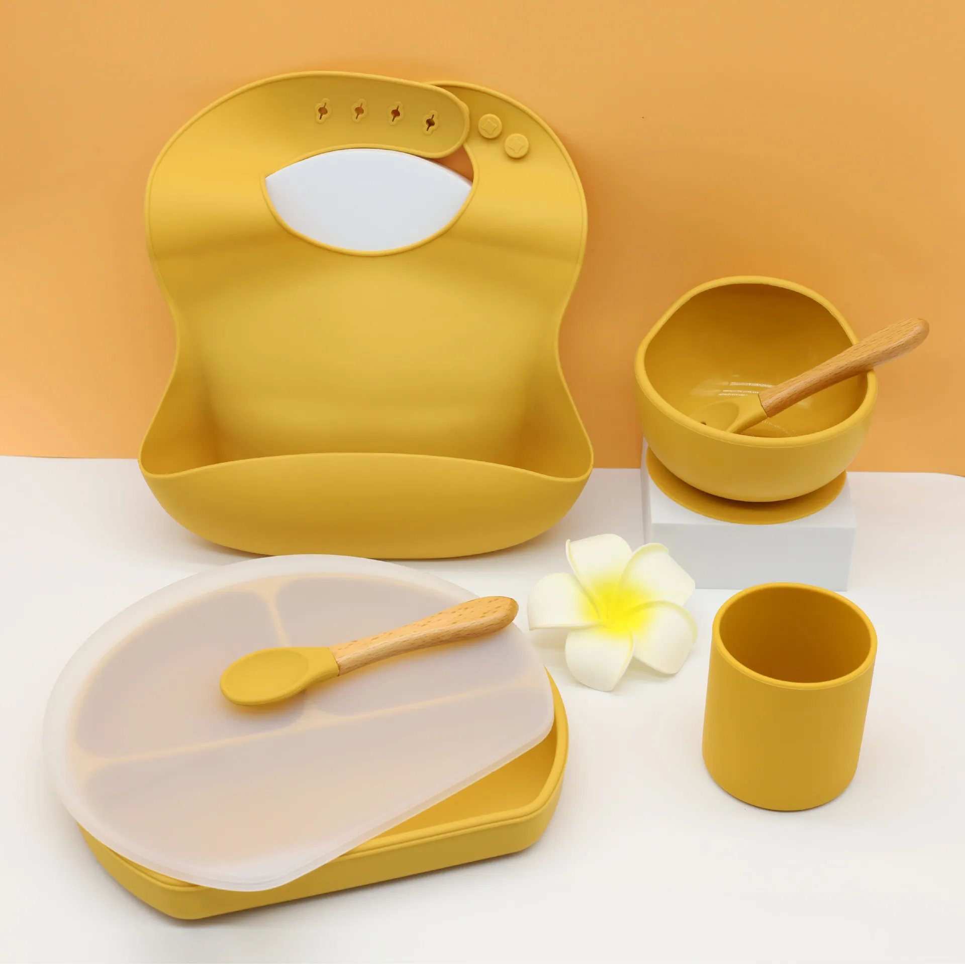 

Silicone dinner plate suction cup bowl baby tableware set food supplement bowl + spoon + fork + children's water cup + bibs Suit