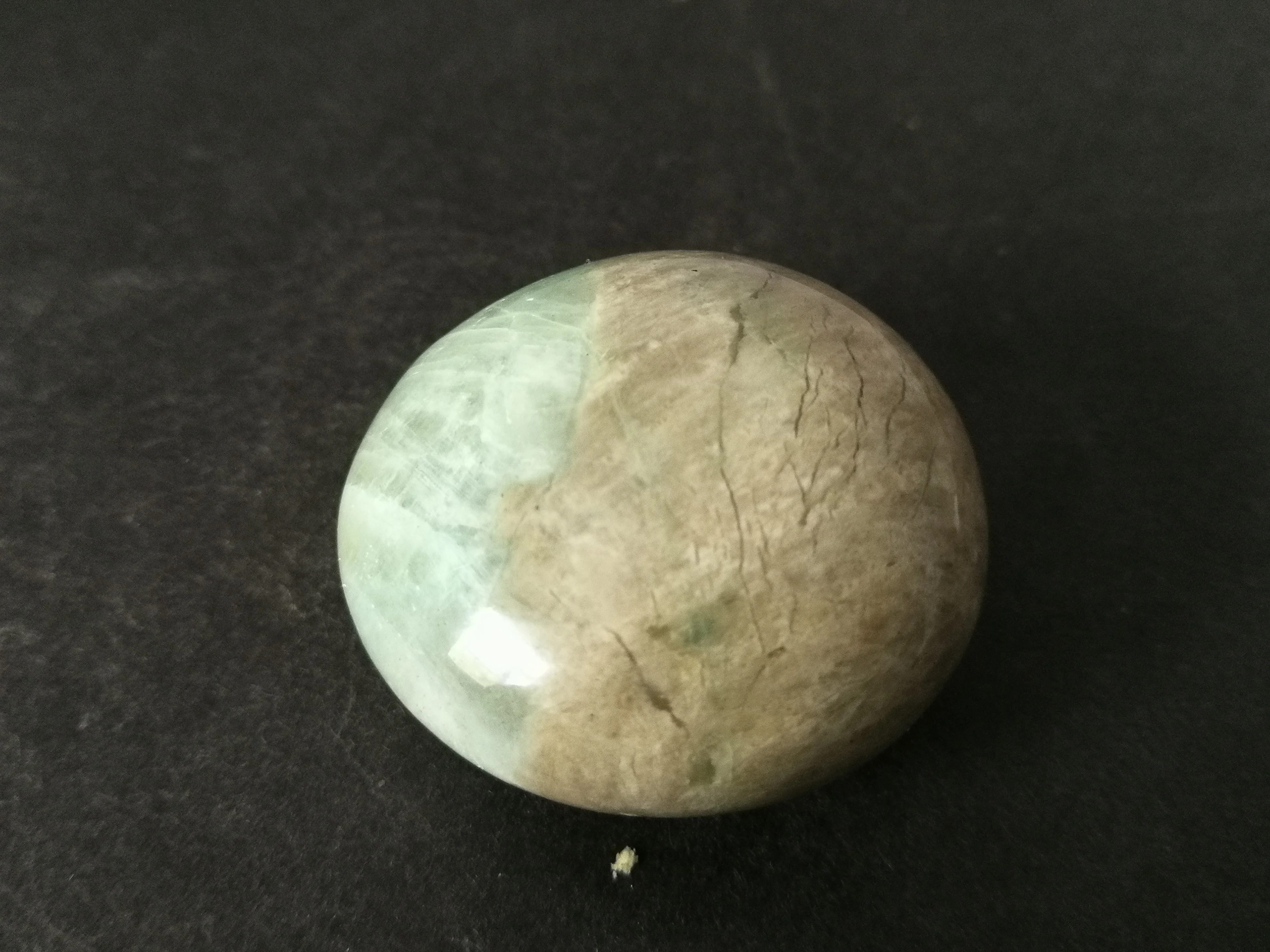 

54.1gNatural green Moonstone Worry Stone polished quartz crystal palm stone mineral specimen Reiki healing crystal home decorati