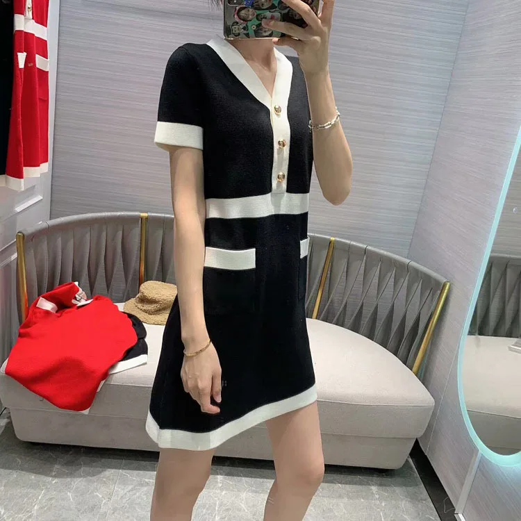 

2020 Early Spring Women's New Model Fashion Girly Style Color Stitching V-neck Christmas Dress 2 Color Red & Black