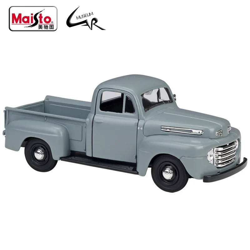 

Проекционная модель автомобиля Maisto в масштабе 1:25, 1948 дюйма, модель автомобиля из сплава, гоночный Металлический Игрушечный Автомобиль, колл...